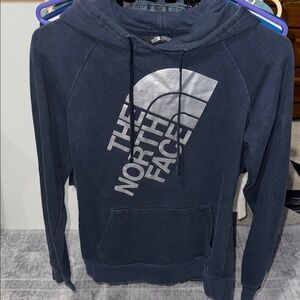 North Face Women’s slim fit hoodie